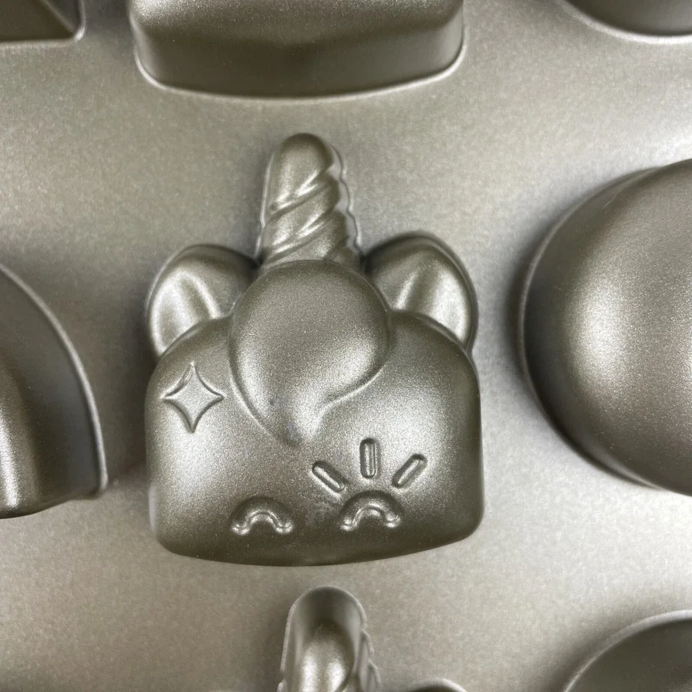 Williams Sonoma Flour‎ Shop Cake Bitelet Baking Pan-Unicorn,Heart,Rainbow,Smiley